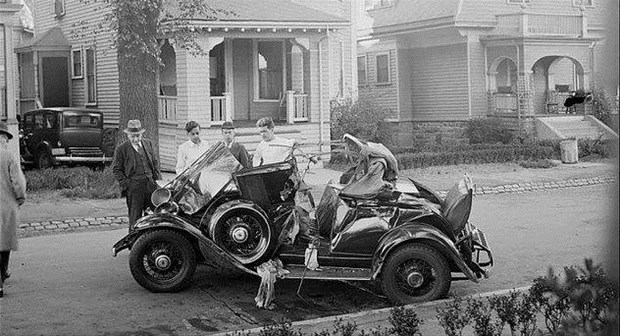 Nostaljik İlk Araba Kazaları galerisi resim 16