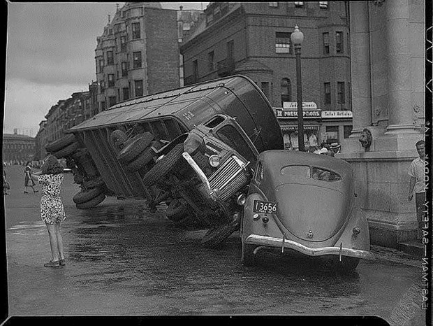 Nostaljik İlk Araba Kazaları galerisi resim 19
