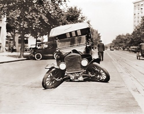 Nostaljik İlk Araba Kazaları galerisi resim 2