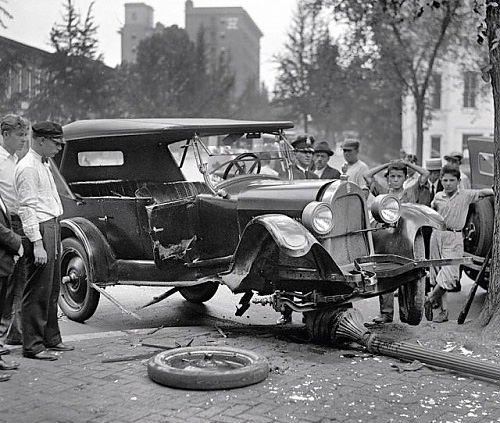 Nostaljik İlk Araba Kazaları galerisi resim 6