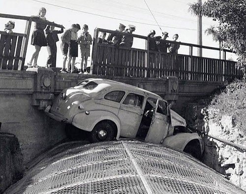 Nostaljik İlk Araba Kazaları galerisi resim 8